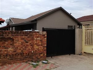 3 Bed House in Ebony Park