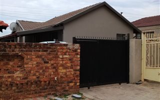 3 Bedroom House in Ebony Park