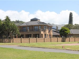 5 Bed House in Uvongo