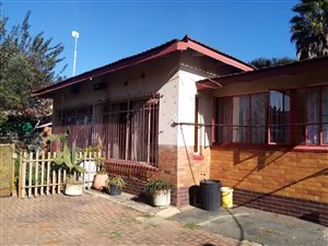 3 Bed House in Rowhill