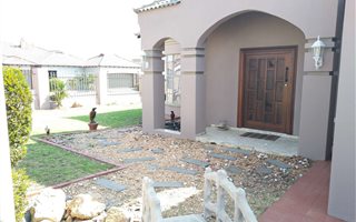 4 Bedroom House in Bendor