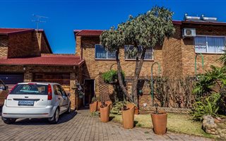 3 Bedroom Duplex in Birchleigh