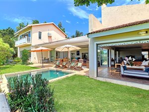 5 Bed House in Benmore Gardens