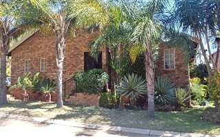 3 Bedroom House in Magalieskruin