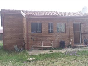 2 Bed House in Acaciaville