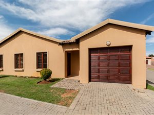 3 Bed Cluster in Country View