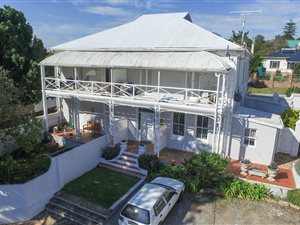 2 Bed Apartment in Sunnyside