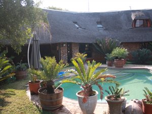 5 Bed House in Kameelfontein and surrounds