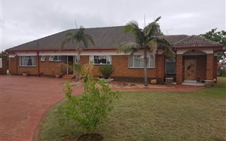 4.6 ha Farm in Derdepoort