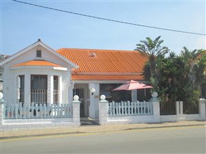 5 Bed House in Mossel Bay Central