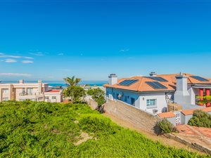 869 m² Land available in Outeniqua Strand