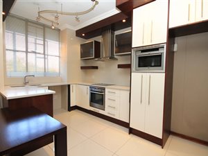 3 Bed Apartment in Parktown