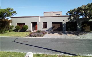 3 Bedroom House in Zeekoevlei