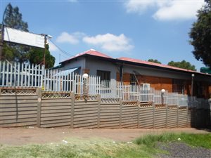11 Bed House in Bezuidenhout Valley