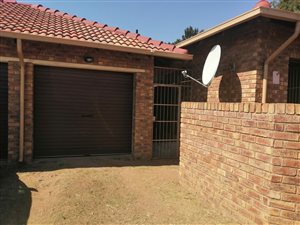 2 Bed Townhouse in Rensburg