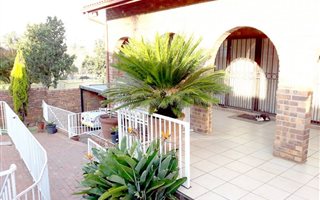 6 Bedroom House in Bruma