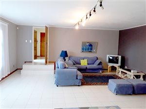 6 Bed House in Bruma