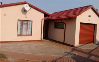 3 Bedroom House in Daveyton