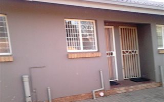 2 Bedroom Flat in Bronkhorstspruit