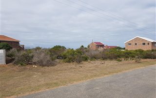611 m² Land available in Boggomsbaai