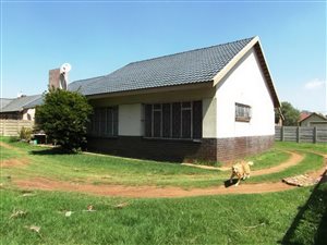 3 Bed House in Rhodesfield
