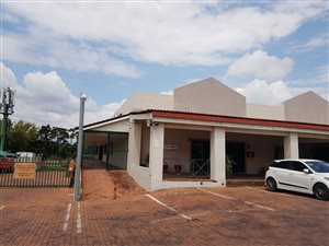 280 m² Commercial space in Sundowner