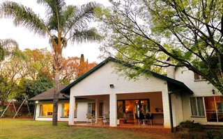 4 Bedroom House in Lynnwood Glen