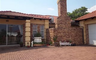 3 Bedroom Townhouse in Signal Hill