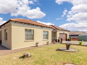 3 Bed House in Denneoord
