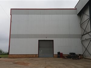 360 m² Industrial space in Mahogany Ridge
