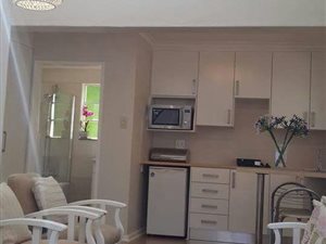 1 Bed Garden Cottage in The Gardens
