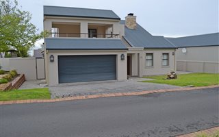 4 Bedroom House in Hemel en Aarde