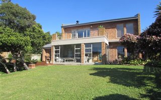 4 Bedroom House in The Island