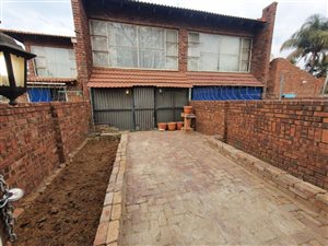 2.5 Bed Apartment in Claremont