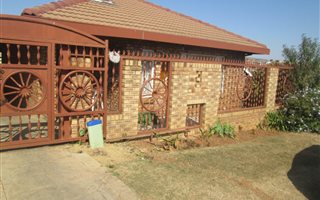 3 Bedroom House in Saulsville