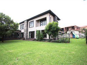 5 Bed House in Carlswald North Estate