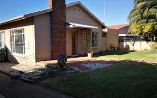 3 Bedroom House in Woodmere