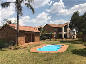 2 Bed Townhouse in Highveld