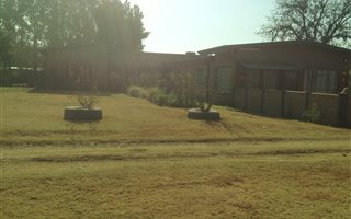 21693 ha Farm in Stefanopark