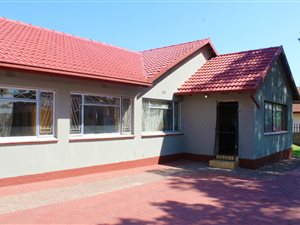 3 Bed House in General Alberts Park