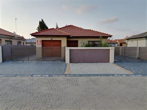 3 Bed House in Mahlasedi Park