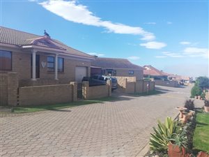 2 Bed Townhouse in Mossel Bay Central