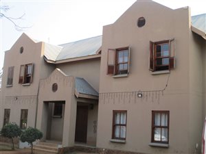 4 Bed House in Kameeldrift East