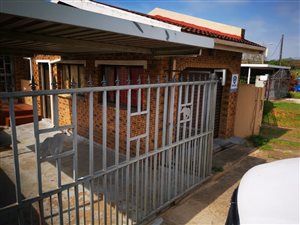 3 Bed House in Lotus Park
