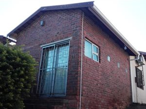 4 Bed House in Bombay Heights