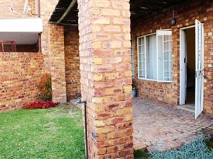 2 Bed Townhouse in Silver Lakes