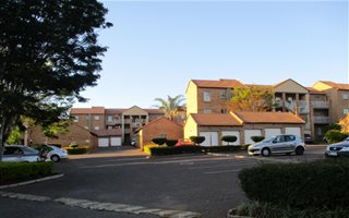 2 Bedroom Townhouse in Die Hoewes