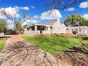 3 Bed House in Thornhill Estate