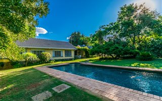 4 Bedroom House in Helderkruin