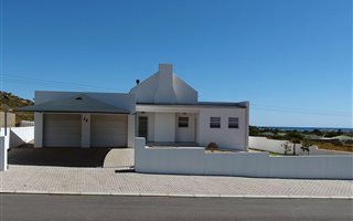 3 Bedroom House in St Helena Bay